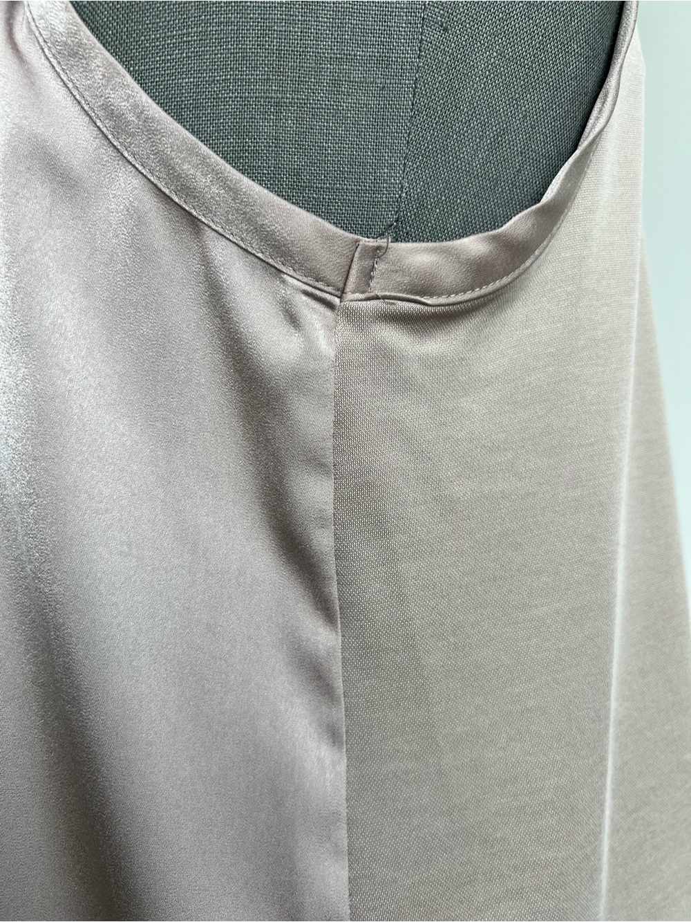Silky Scoop Neck Sleeveless Tank Top - Champagne - Picture 3 of 4